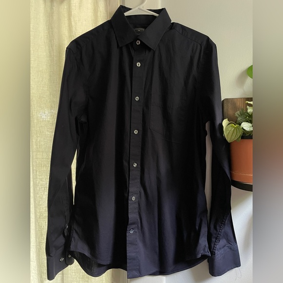 GAP Button-Down - Picture 1 of 7